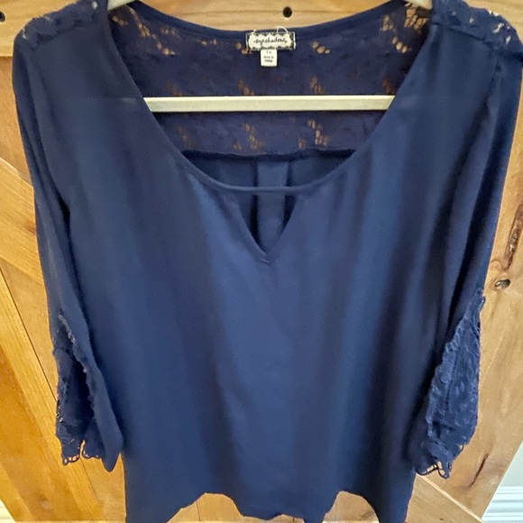 BOGO! 💙Eyeshadow Plus Top💙 - Picture 3 of 11